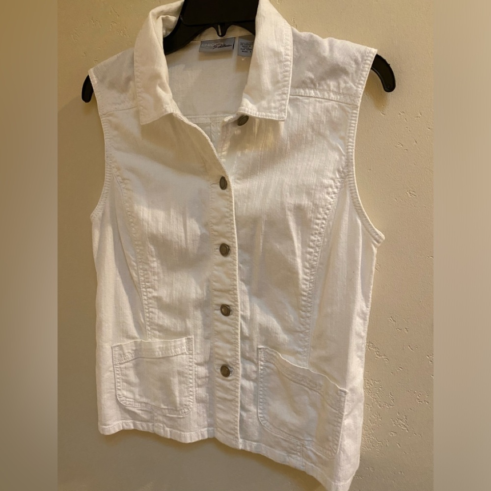 Soft white Chicos Platinum cotton vest. Size 8 / Medium